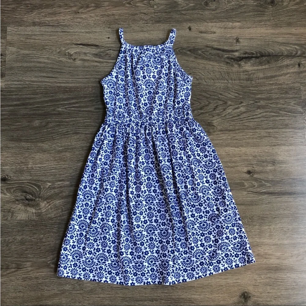 Carter’s long dress.
